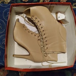 Women heels different sizes